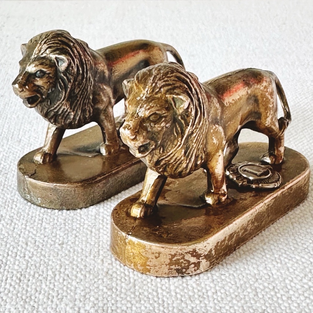Set of 2 Lions International Brass/Bronze Mini Statues – Roar in Style!
